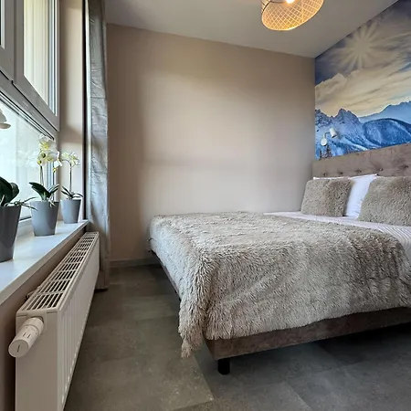 Huberta Hendera 옐레니아구라