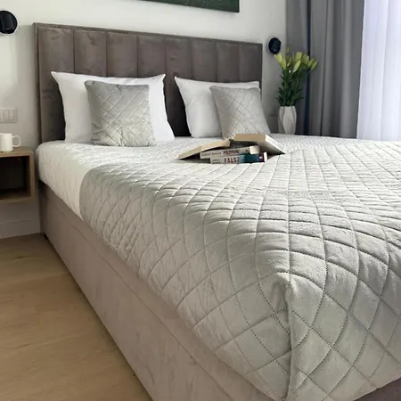 Huberta Hendera 아파트 옐레니아구라