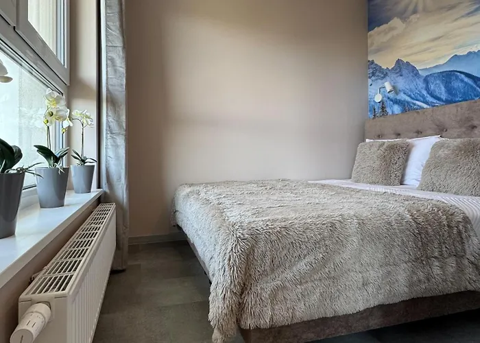 Huberta Hendera 옐레니아구라