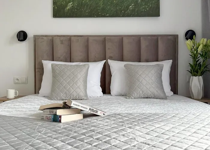 Huberta Hendera 옐레니아구라